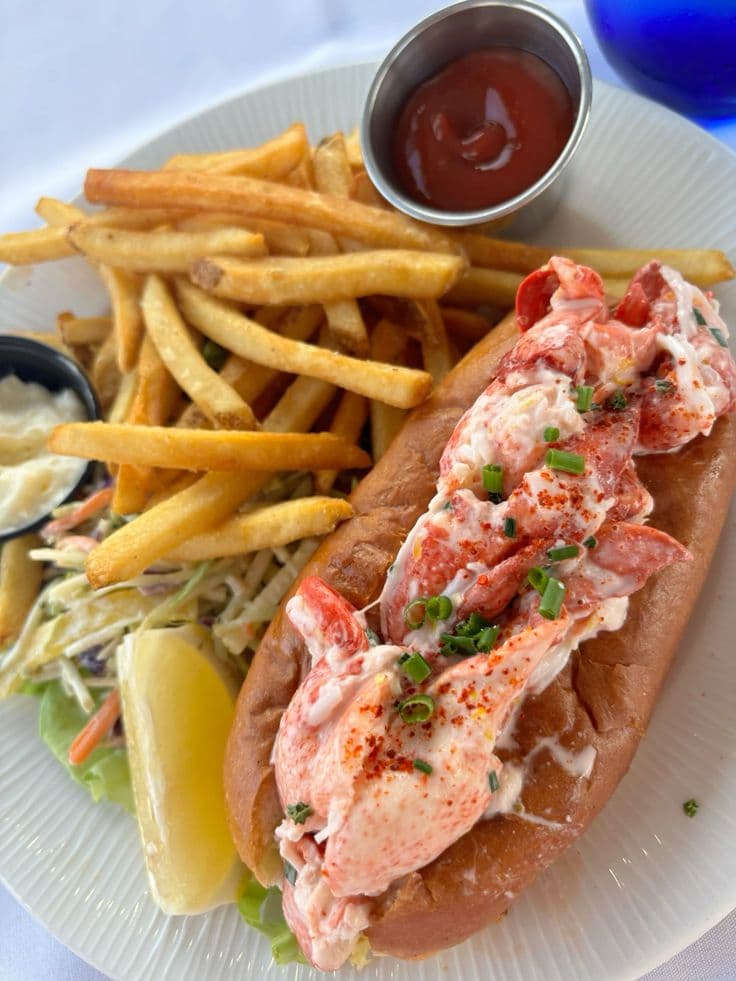 Lobster Roll at Laurino's Tavern